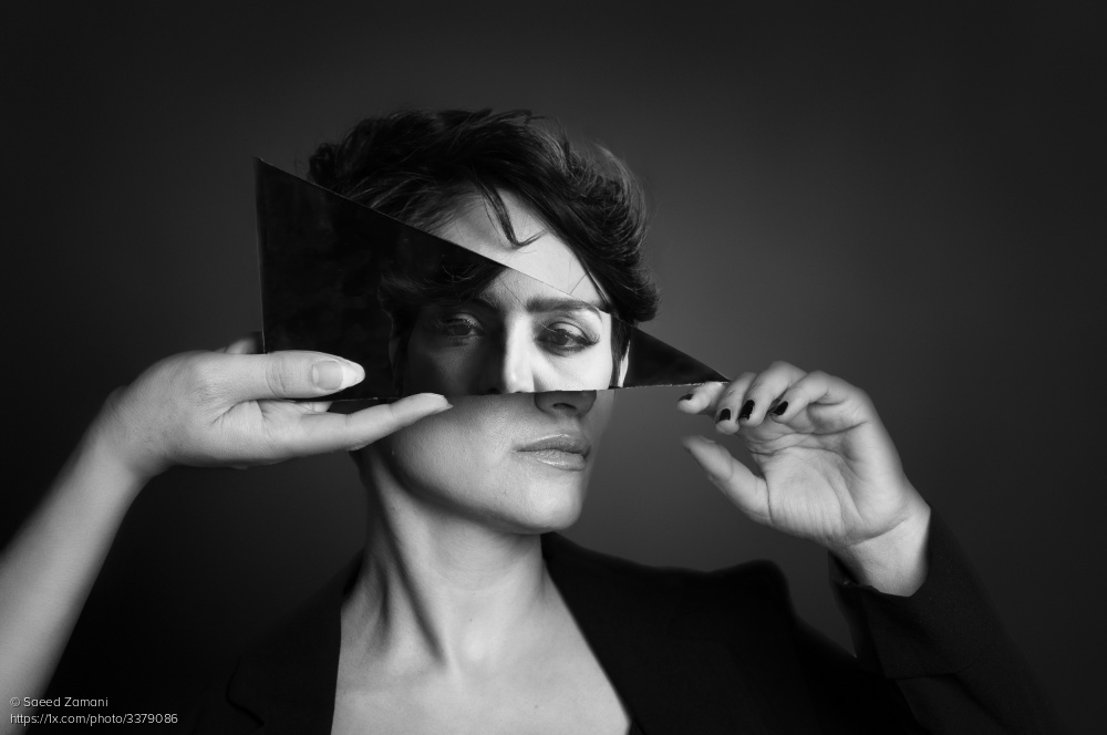 1x_com's tweet image. 'Fractured Self' by Saeed Zamani
1x.com/photo/3379086/… #portrait #conceptual #blackandwhitephotography #woman #mirror #fractured #selfportrait