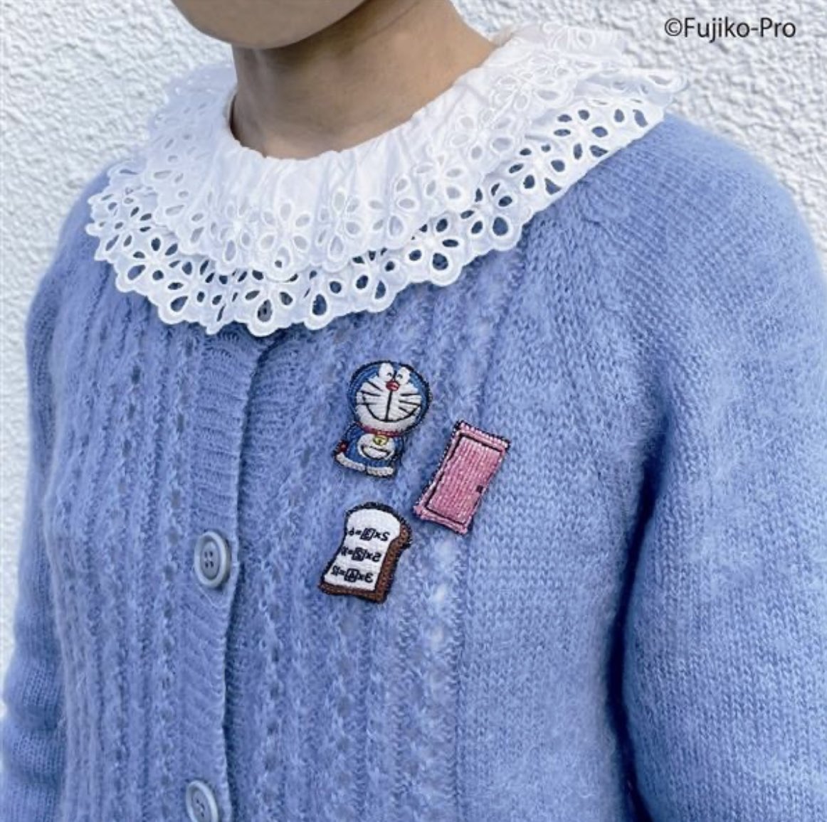 ドラえもんとドラミちゃんの 手刺繍ミニブローチ＆チャームをお作り