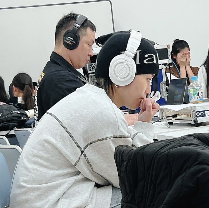 RE:MAKE vol.4『AI』見どころ⑦creator

クリエイティブチーム
脚本演出:大西千保
振付:KEIICHIRO
振付:斉藤千秋
vocal:マホフォレシタン

我々がRE:MAKEです！

AIは、わたしたちの手から生まれ、たくさんの人に観てもらいたい作品に育ちました。

予約窓口はコチラから！
x.gd/REMAKEAI