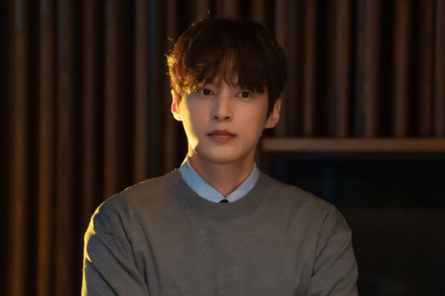 soompi's tweet image. #YoonSunWoo Is A Gentle And Kind-Hearted Lawyer Who Falls Deeply For #HahmEunJung In “#FirstMan”
soompi.com/article/180212…