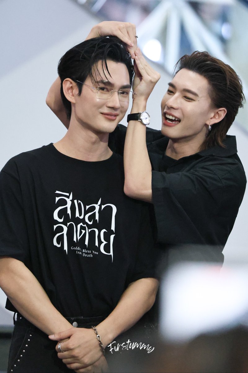 แมวติดโบว์🎀

#สิงสาลาตาย
#GoddessBlessYouFromDeath
₊˚⊹ 𐂯 #ppoohkt •~° <a href="/ppoohkt/">Pooh</a> 𐂯₊°
𐙚⋆.#pavelphoom ⋆ <a href="/pavelphoom/">pavelphoom</a> ⋆.ᡣ𐭩