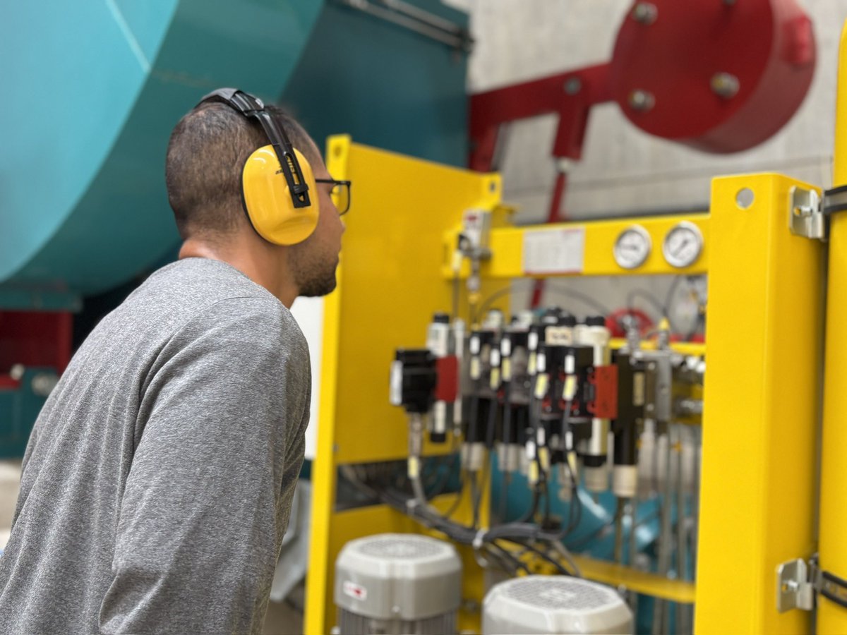 No hay nada mejor que tener en nuestros equipos el personal más capacitado. Aquí nace el sentido de pertenencia y la posibilidad de que Antioquia tenga la mejor energía. 
En Antioquia siguen pasando cosas buenas y desde Genmas, nos sumamos a transformar cada rincón del territorio