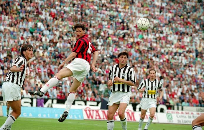 PureFooty10's tweet photo. Some finishers were born, not made https://t.co/7P4Ju3RwZH