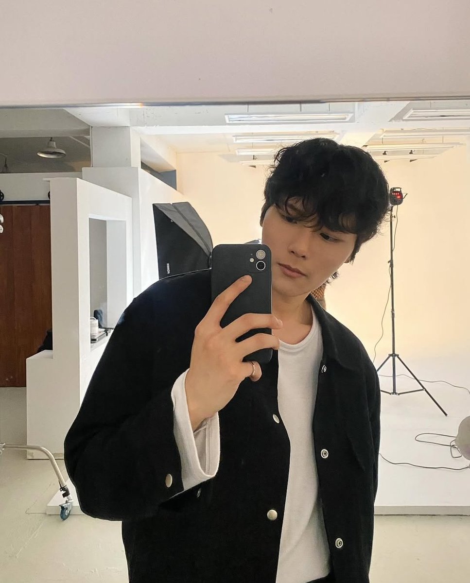 UpdateKBoys's tweet image. Feliz aniversário para o Junwoo (VARSITY), que hoje completa 30 anos! 🎉

#HAPPYJUNWOODAY
#JUNWOO #블릿