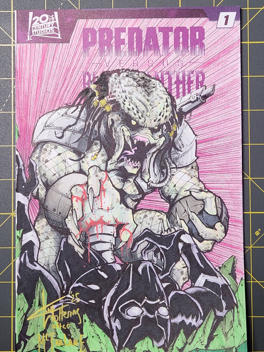 MisterWolt's tweet photo. @robertliefeld A couple of blank variant covers for your consideration. Thanks for taking the time! https://t.co/jNkuryzgKA