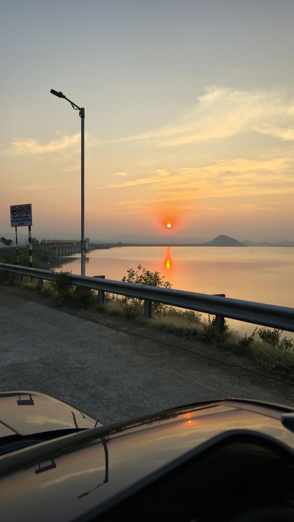 lekhwani_ujjwal's tweet image. Off to Silvassa for some critical mold trials tomorrow. 🏭 @prakdadlani
​Honestly, the drive from Jalgaon has no business being this beautiful. The scenic route is making the workday start on a perfect note. It truly has all my heart. ❤️🍃
​#RoadTrip #Silvassa #WorkMode #Jalgaon