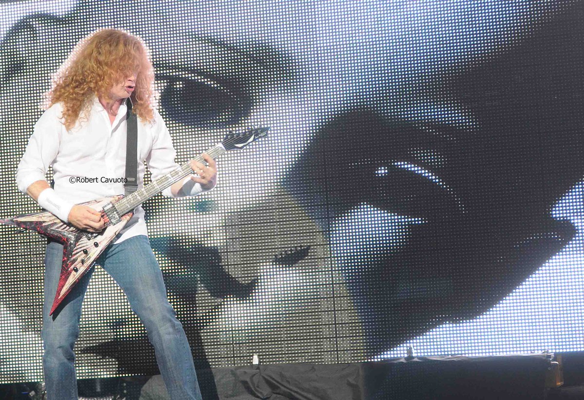 RobertCavuoto's tweet photo. Dave Mustaine #Megdeth #Gigantour 8/7/13 I camm this "Dolly Land" @DaveMustaine @Megadeth @KerrangMagazine @Revolvermag @ClassicRockMag @Loudwire @RockTheseTweets @GuitarWorld @guitar @GuitarPlayerNow @Guitarist_Mag @MusicRadar @TotalGuitar @MetalHammer @ThisDayInMETAL https://t.co/TYCIe3Vwqs