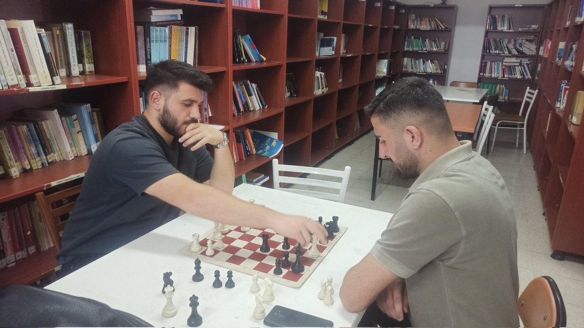 Fakültemiz Ödüllü Satranç Turnuvası Tamamlandı
 Turnuvada dereceye giren öğrencilerimize ödülleri törenle takdim edildi.
🥇 Muhammed Çoban
🥈 Rızvan Soruklu

Dereceye giren öğrencilerimizi tebrik eder, başarılarının devamını dileriz 

<a href="/ProfAliOzturk/">Ali Osman Öztürk</a>
@hitukurumsal