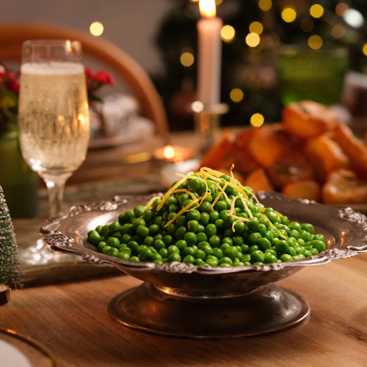 AsevecInfo's tweet photo. Los guisantes ultracongelados salteados con aceite de oliva virgen son el acompañamiento perfecto para todos tus platos navideños #recipe #xmasrecipe #vegetables #recetasdenavidad #asevec #verdurasultracongeladas #masquefrescos #peas #guisantes https://t.co/GiiKJktwzp