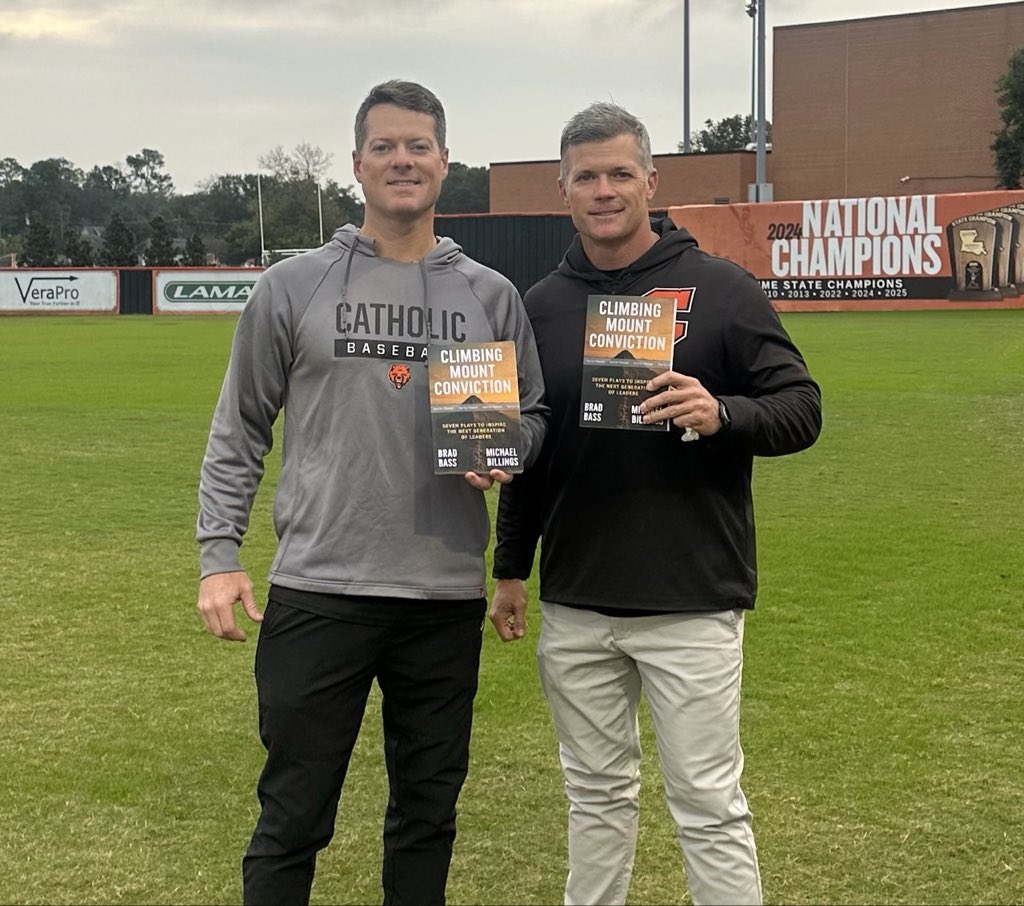 Only two ways to influence human behavior 

1) Manipulate 🚫
2) Inspire ✅❤️

Get your copy today: a.co/d/97sLh4Y