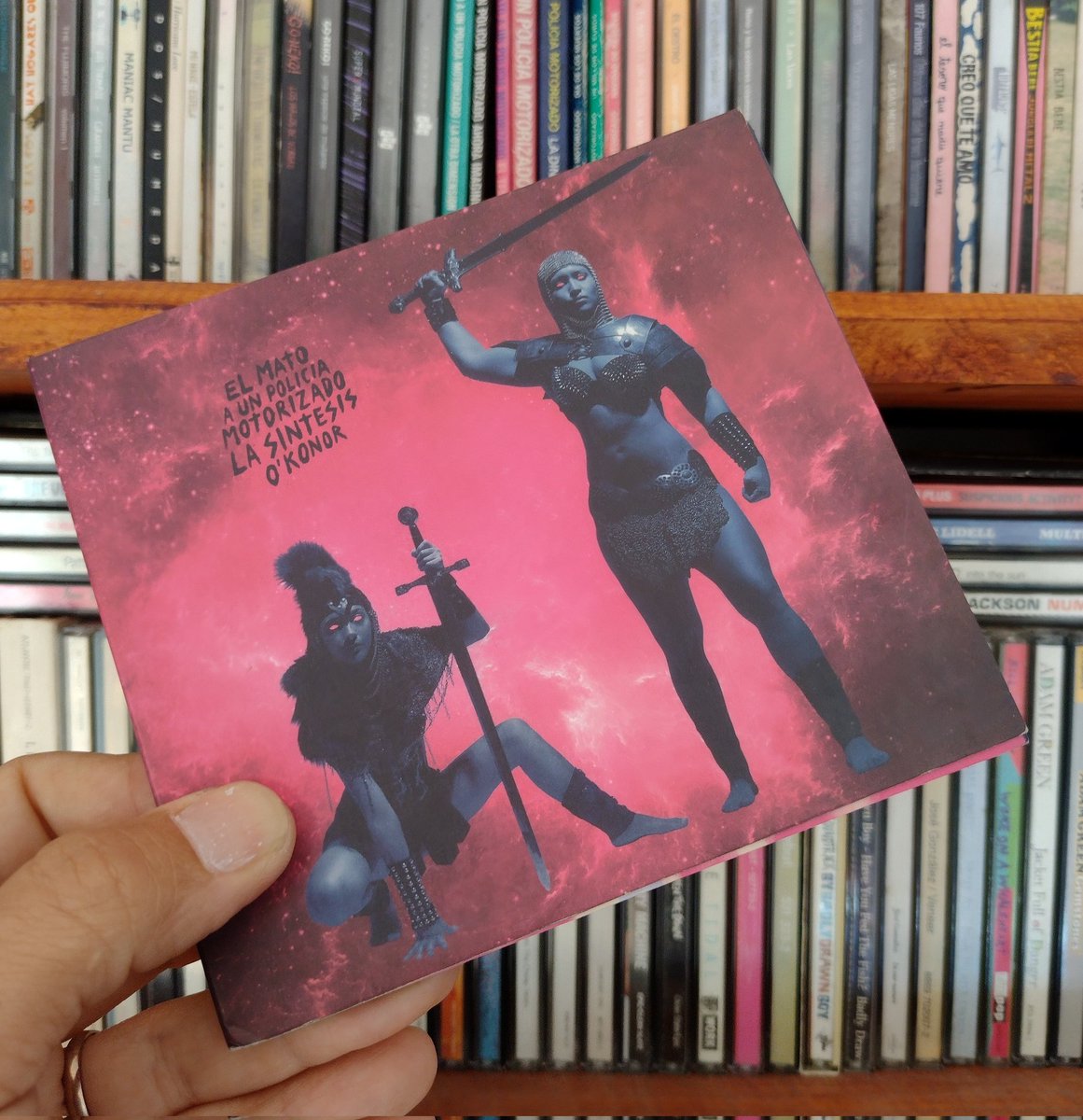 Perdón si estoy de nuevo acá
Pense que habías preguntado por mí
Me gusta estar de nuevo acá
Aunque no hayas preguntado por mí