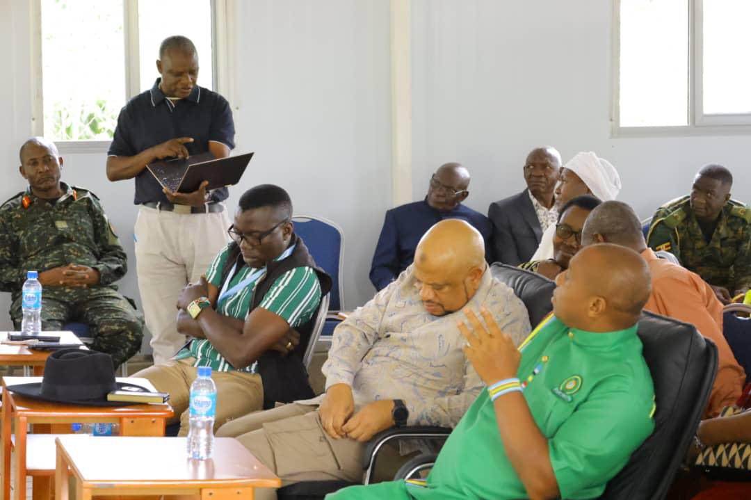 OWC_ug's tweet photo. Today, EALA Members of Parliament led EALA Speaker, are meeting with Operation Wealth Creation leaders led by Chief coordinator Gen Salim Saleh at Kirema Farm in Nakaseke, a hub now recognized for its role in deconflicting land issues in Buganda. The engagement is exploring regional development priorities, including strengthening cross-border trade, enhancing agricultural productivity, expanding markets, and unlocking opportunities in lake transport and the blue economy. Discussions also reflect the spirit of Musevenomics, which advocates for stable markets, integrated regional economies, and efficient use of the factors of production to drive East Africa’s long-term transformation.
@DamalieOwori @mofpedU