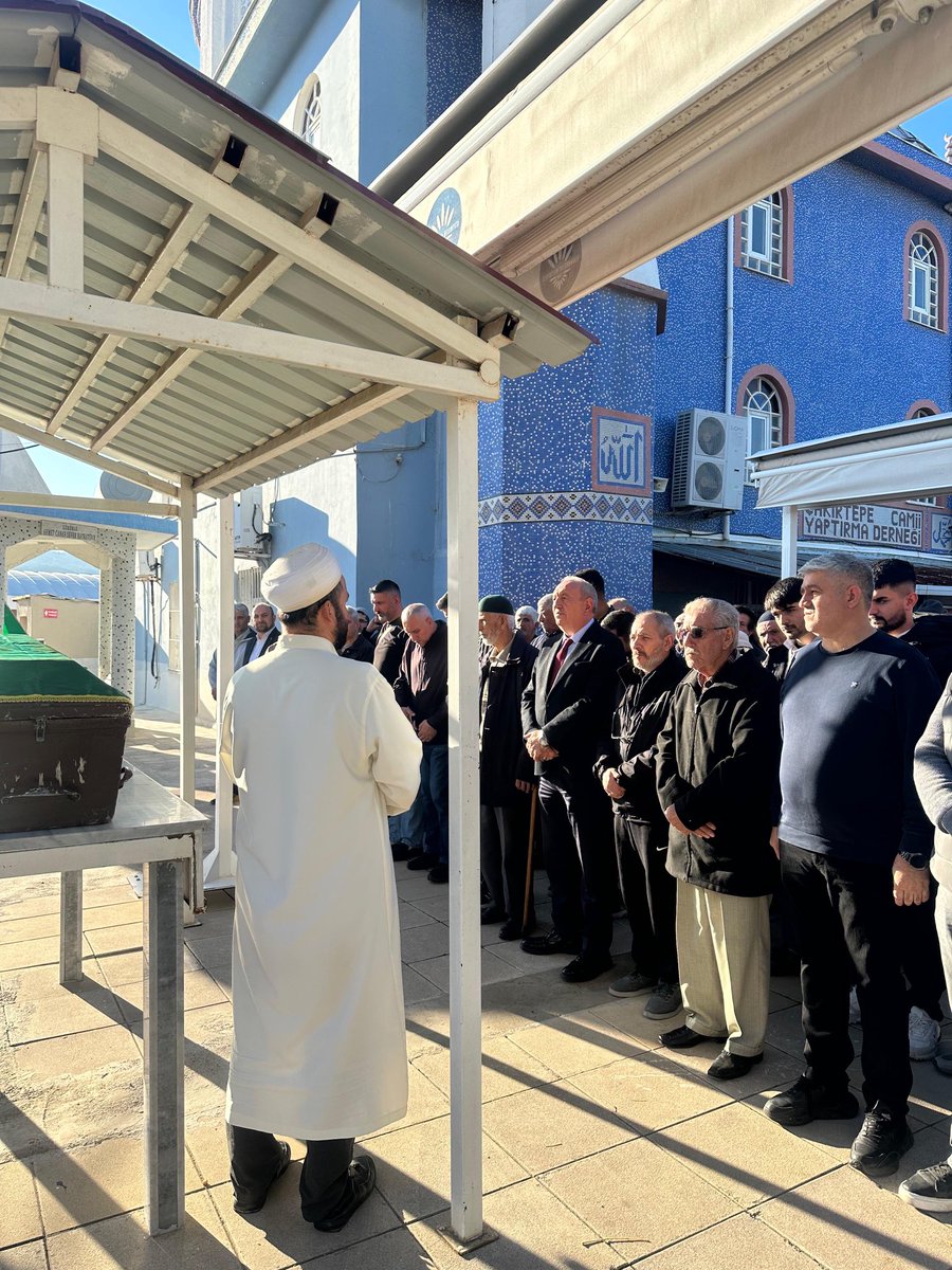 Limontepe  Çakırtepe camisinden  Rahmeti Rahmana kavuşan İbrahim Hasateş abimizi ebediyete uğurladık.
Mekanı cennet olsun.
Tüm sevenlerine başsağlığı ve sabırlar diliyorum