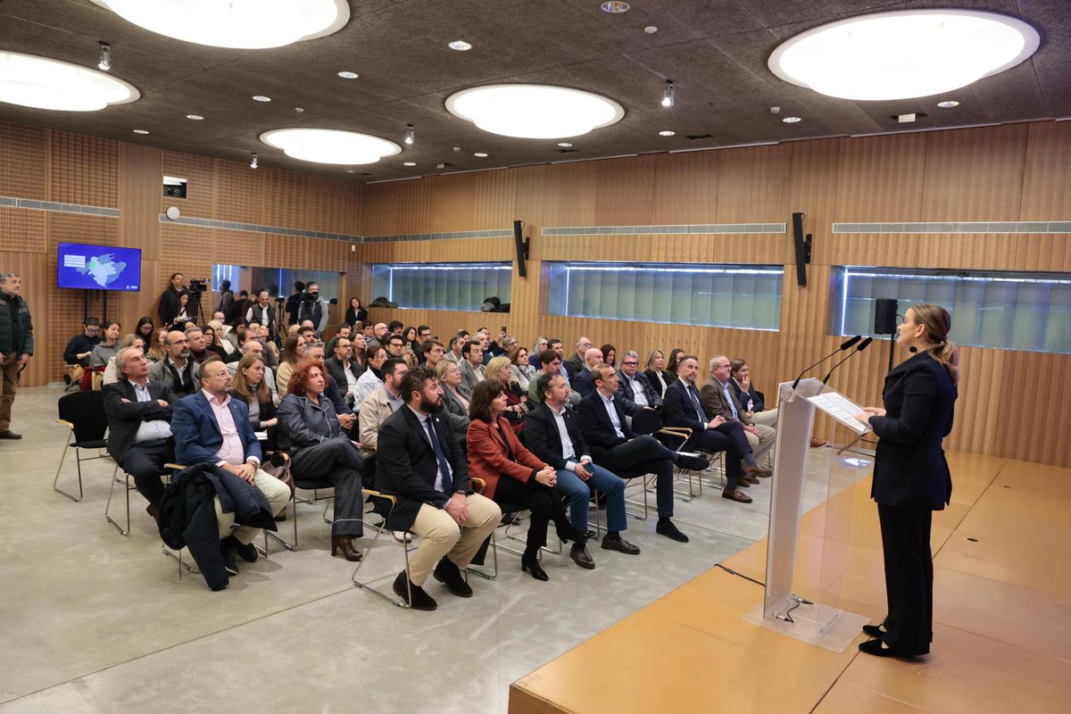 📌 El presidente del COAAT Mallorca, Luis Alfonso de León, ha asistido a la presentación del Plan de Choque de Viviendas Públicas, impulsado por el <a href="/ibavi/">Institut Balear de l'Habitatge</a>. 
✅ 1.213 nuevas viviendas públicas para residentes en Balears (613 viviendas en Mallorca). El 90 % se iniciarán en 2026.