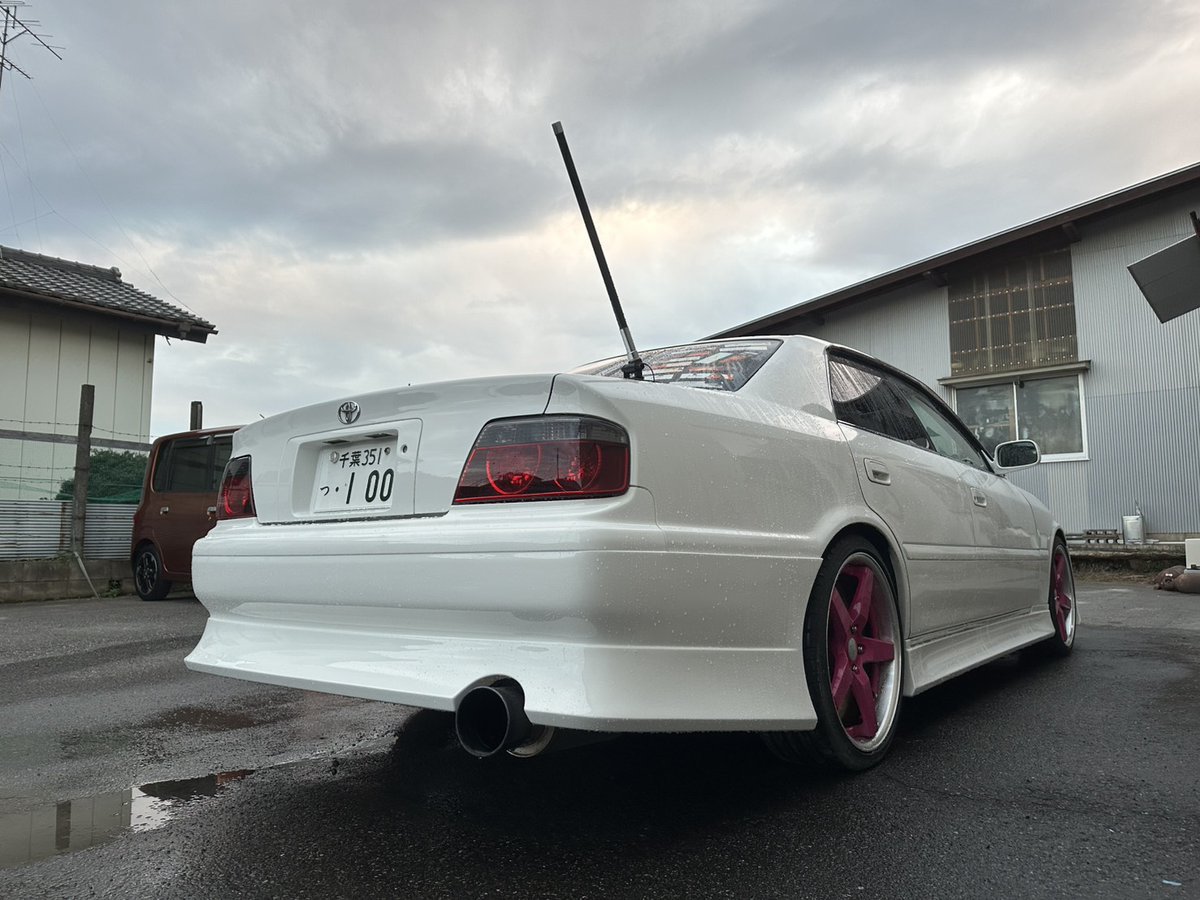 とりあえずラッピングにそこまで予算を使えない為ボンネットのみにし