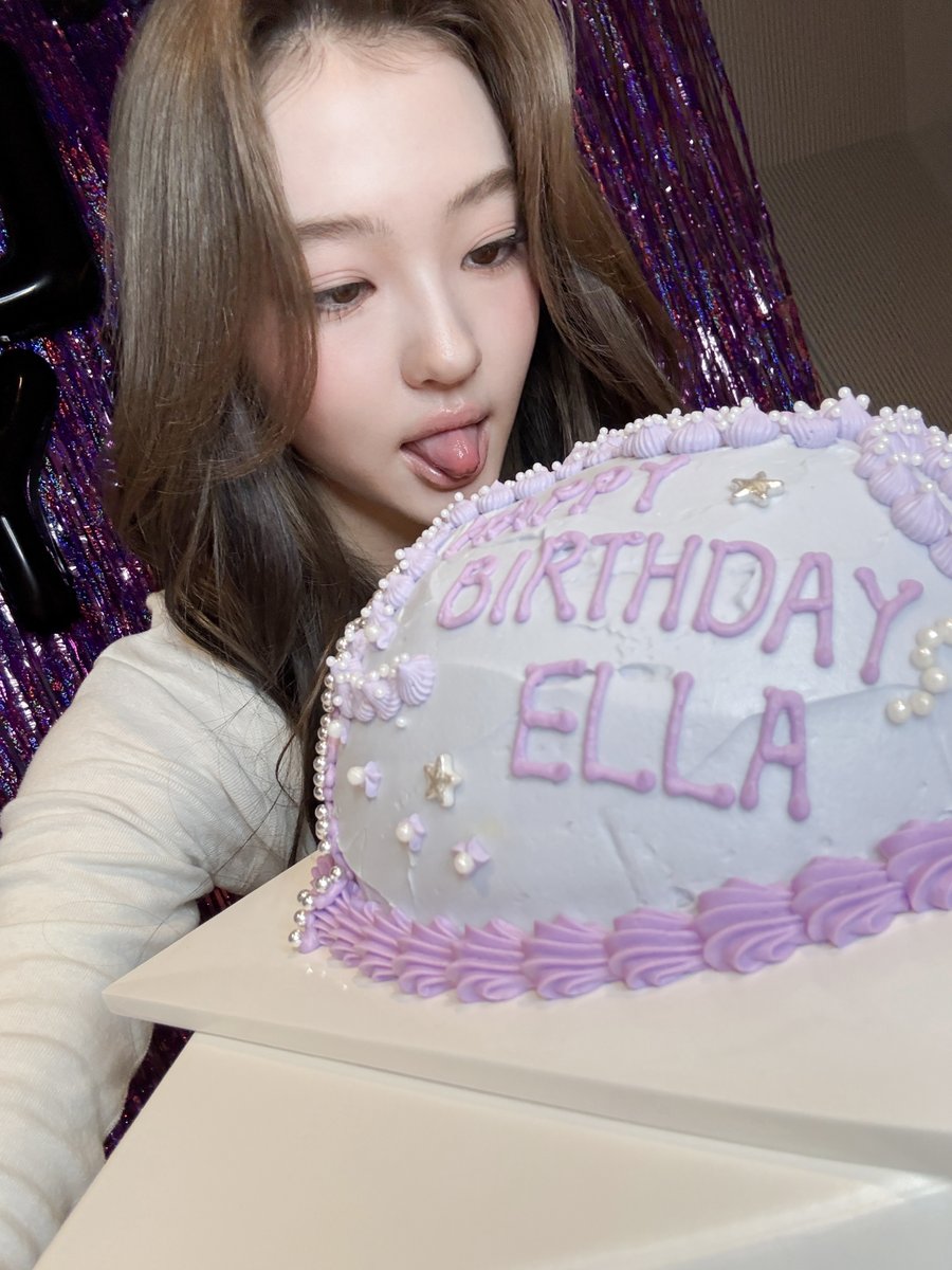 MEOVV_talk's tweet image. 폼폼s!!! 헐 벌써 폼폼이랑 두번째 생일이다! 
I am so grateful for each and every one of you every single day, and I hope the next years we spend together are just as happy as they are right now!! I love you 😚😚

#ELLA #엘라
#MEOVV #미야오
#HAPPY_BIRTHDAY_ELLA