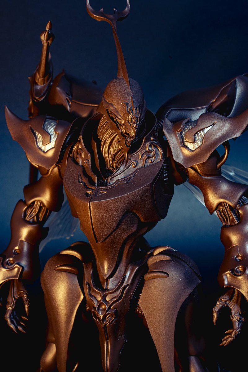 t_hobby190001m's tweet image. 【wave サーバイン制作記⑧】
迷った末に、やはり下地はマホガニー。
絵画科出身の性分なのか、キャンバスでも立体でも、まずは茶で呼吸を整えたくなる😅
この色から、サーバインの“気配”を少しずつ立ち上げていきます。
#wave #サーバイン #聖戦士ダンバイン