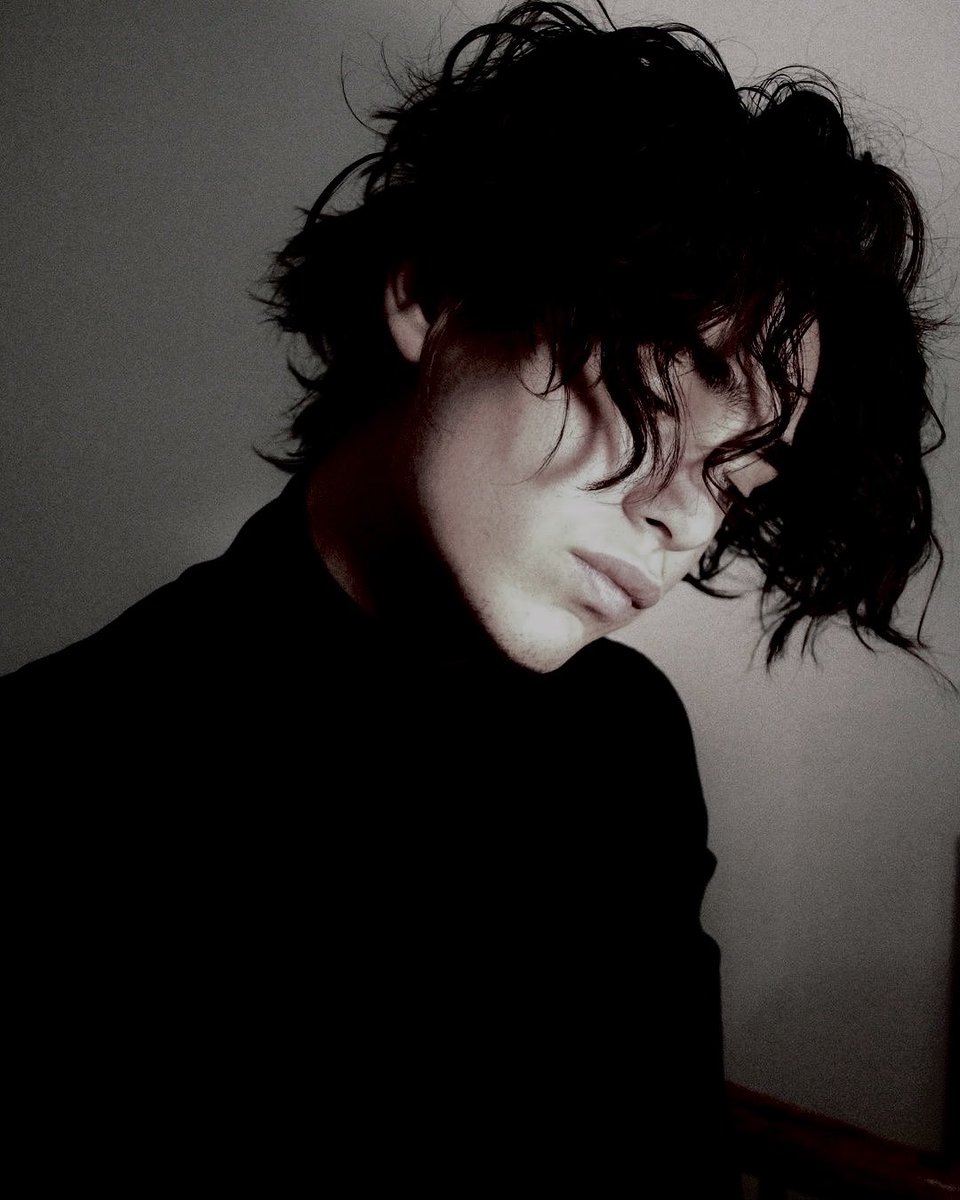 afallenheir's tweet image. ⠀ 
⠀ 
⠀𝘥𝘢𝘮𝘢𝘨𝘦𝘥 𝘱𝘦𝘰𝘱𝘭𝘦 𝘢𝘳𝘦
⠀𝙙𝙖𝙣𝙜𝙚𝙧𝙤𝙪𝙨, 𝘸𝘦 𝘬𝘯𝘰𝘸 
⠀𝘩𝘰𝘸 𝘵𝘰 𝘮𝘢𝘬𝘦 𝐇 𝐄 𝐋 𝐋
⠀𝘧𝘦𝘦𝘭 𝘭𝘪𝘬𝘦 𝘢 𝘩𝘰𝘮𝘦 . . .

⠀      𝘢 𝘮𝘶𝘴𝘦 𝘰𝘧 #𝘢𝘣𝘴.
⠀
⠀