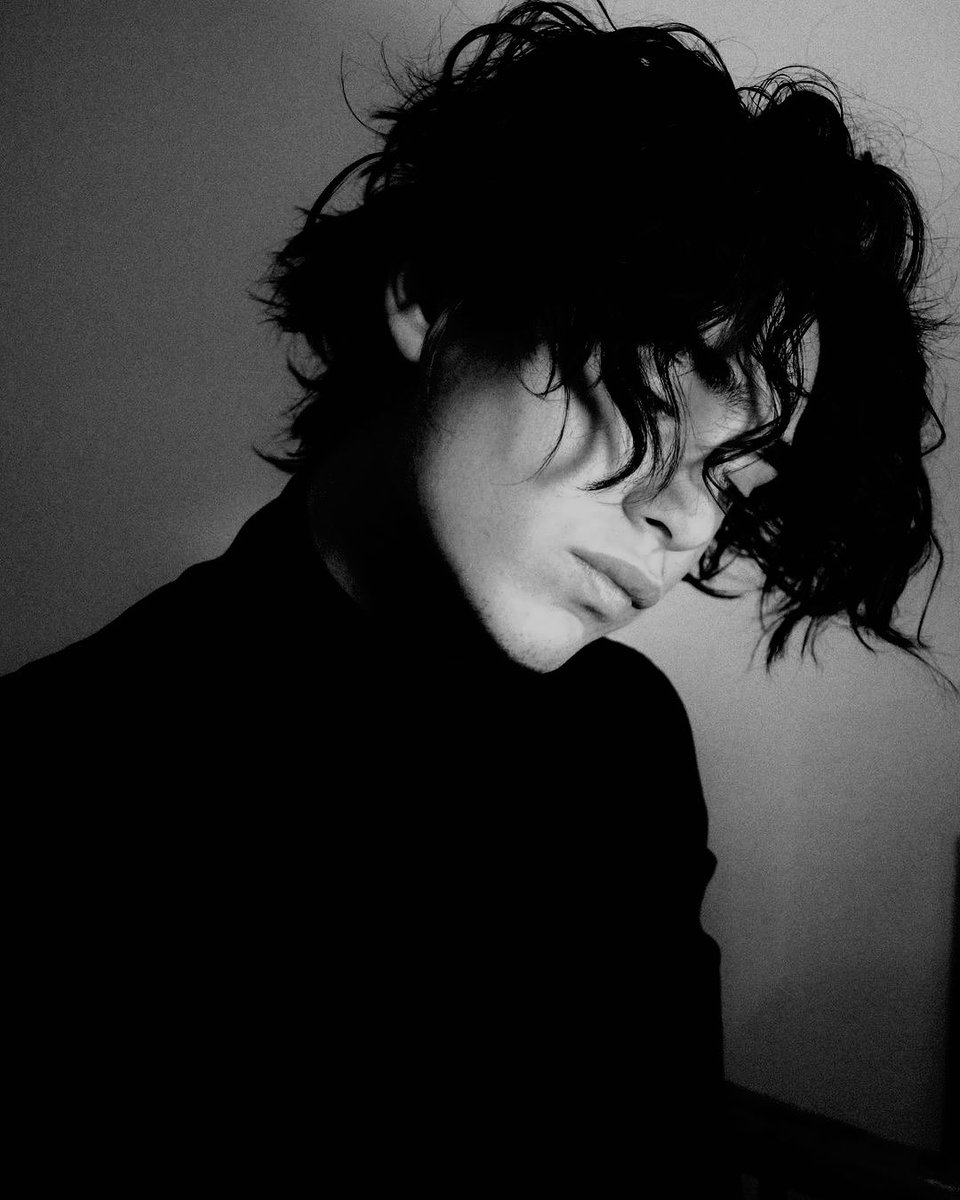 afallenheir's tweet image. ⠀ 
⠀ 
⠀𝘥𝘢𝘮𝘢𝘨𝘦𝘥 𝘱𝘦𝘰𝘱𝘭𝘦 𝘢𝘳𝘦
⠀𝙙𝙖𝙣𝙜𝙚𝙧𝙤𝙪𝙨, 𝘸𝘦 𝘬𝘯𝘰𝘸 
⠀𝘩𝘰𝘸 𝘵𝘰 𝘮𝘢𝘬𝘦 𝐇 𝐄 𝐋 𝐋
⠀𝘧𝘦𝘦𝘭 𝘭𝘪𝘬𝘦 𝘢 𝘩𝘰𝘮𝘦 . . .

⠀      𝘢 𝘮𝘶𝘴𝘦 𝘰𝘧 #𝘢𝘣𝘴.
⠀
⠀