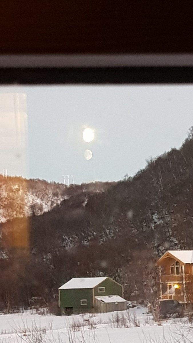 The moon and it's companion. #Moon #Planets #Solarsystem #Nightsky