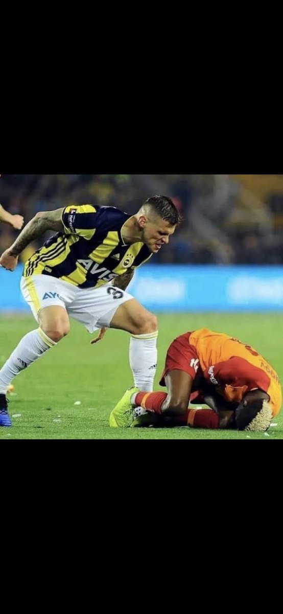 Binlerce kişiyi peşine takan fenomenlerin yaş ortalamasını siz düşünün