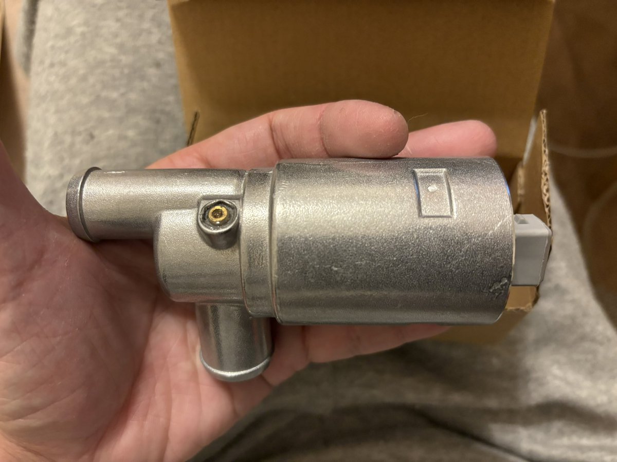 メキビー用のアイドルスタビライザーバルブが到着。当たり前だけど純正