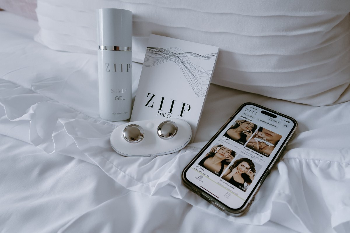 LucyMaryTaylor's tweet image. Are Microcurrent Devices Worth It? My Honest Take &amp;amp; Comparison
| lucymary.co.uk/2025/10/my-hon… |

@_TeamBlogger #TeamBlogger