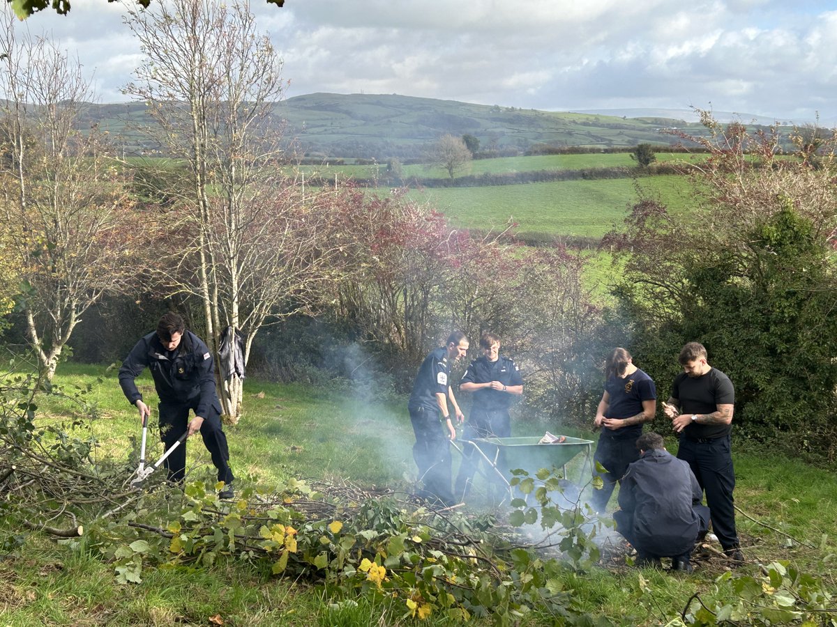 Royal Navy tweet media