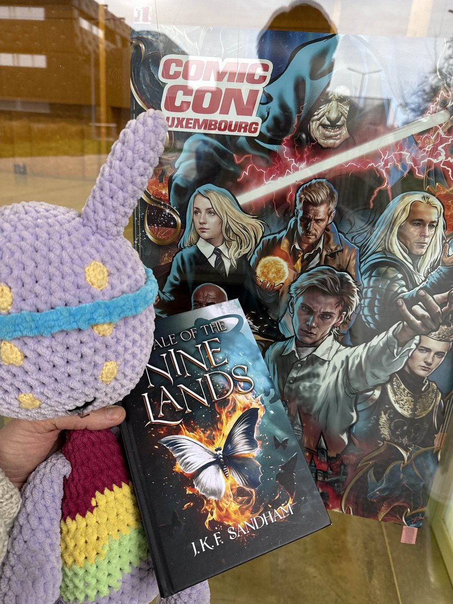 Cool to see our community repping Elderworld at Comic Con Luxembourg.

One day, we'll be known at every comic con in the world.