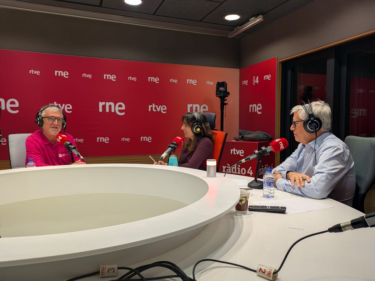 BSC_CNS's tweet image. 📻Especial 20 aniversario del BSC #BSCx20 en el programa 𝗗𝗶𝗴𝗮-𝗹𝗶 𝗰𝗶è𝗻𝗰𝗶𝗮 de @radio4_rne @rne

🗣Mateo Valero habla de #supercomputación, #IA y de algunas de sus aplicaciones.

🎧Podéis escuchar la entrevista con Pere Buhigas y Núria Coll aquí: bsc.es/4oS