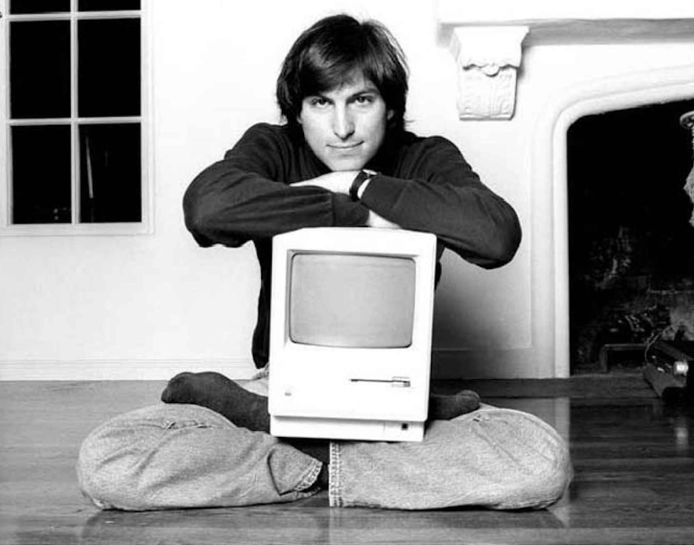 Juanky7274's tweet photo. El iPhone cambió el mundo en 2007… pero millones lo olvidaron por la libertad de Android. Ahora Google contraataca con IA brutal, ecosistema unificado y hardware imparable. La brecha se cierra rápido. ¿Vuelve el duelo épico? 🔥📱 #AndroidRising #iPhoneVsAndroid https://t.co/0AOZDBS8K0