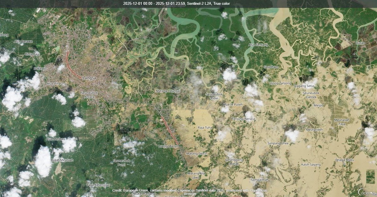 stravenues's tweet photo. Banjir Bandang di Kota Langsa dan Kab. Aceh Tamiang dilihat dari Citra Satelit Sentinel-2 terbaru hari ini. 

Tampak wilayah sekitar benar-benar luluh lantak dan sangat butuh bantuan 🥲 https://t.co/I8jX06lGzG
