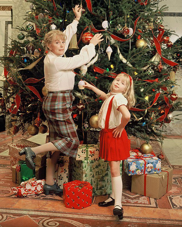 mariasrainer's tweet photo. me because it’s december https://t.co/h8QGhsVTkL