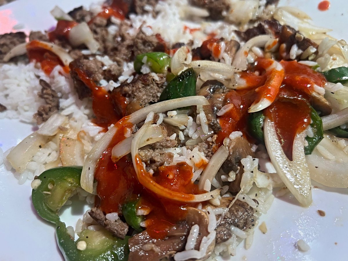 Robotvirgin's tweet photo. Impossible Burger, with Rice, Jalapeno, Mushrooms, Onion & Hot Sauce! At 89 Sports Bar & Billiards, in Aloha, OR!
.
.
.
.
.
#impossibleburger #impossiblemeat #veganprotein #veganmeat #vegan #veganfood #plantbased #veganism #veganfortheanimals #portlandvegans #govegan #veganbowl https://t.co/27Xjdm4lOY
