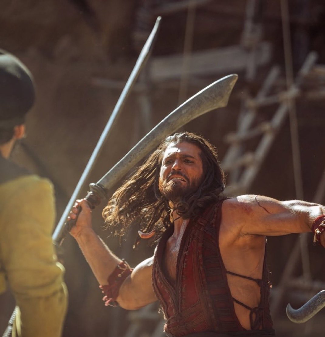 Sandokan premieres today 
#CanYaman #SandokanPremiere