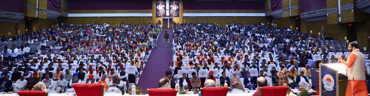 DiprHaryana's tweet photo. 48 कोस तीर्थ सम्मेलन में मुख्यमंत्री श्री @NayabSainiBJP ने #कुरुक्षेत्र को दुनिया का सबसे गौरवपूर्ण स्थान बनाने की प्रतिबद्धता दोहराई।
"हम वेदों, पुराणों व गीता की रचना स्थली हरियाणा की सांस्कृतिक धरोहर को संरक्षित करने के लिए निरंतर काम कर रहे।"- मुख्यमंत्री
#GitaMahotsav https://t.co/p83ZtOpxvP