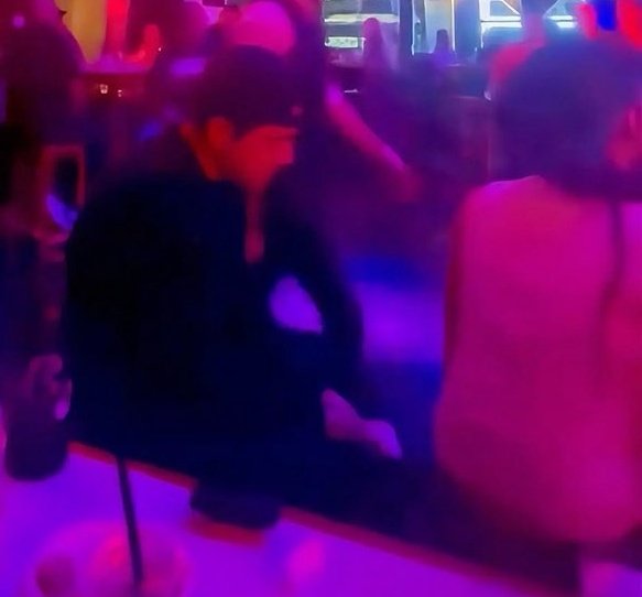 _jeheyniii's tweet photo. Muntik na lumabo huhu

THE ALIBI WRAParty WithKIMPAU

#TheAlibiOnPrime #TheAlibi 
#KimChiu #PauloAvelino #KimPau https://t.co/lSIY0XcQ4g