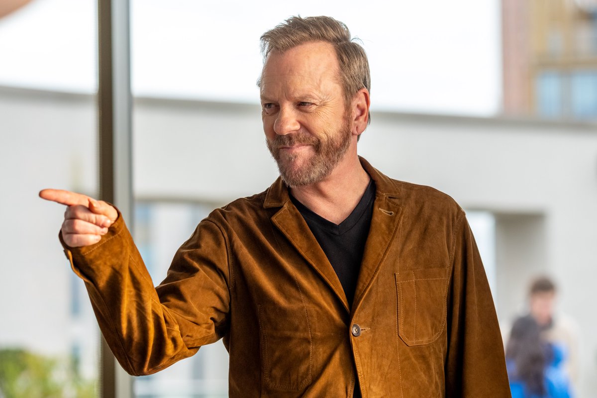 From 2pm on <a href="/bbchw/">BBC Hereford & Worcester</a>, <a href="/BBCShropshire/">BBC Shropshire</a> &amp; <a href="/BBCRadioStoke/">BBC Stoke & Staffordshire</a>: Imran Sherwani tributes, medical notes alert, top litter picker, and lots of special guests: <a href="/ActualBenMiller/">Ben Miller</a> on his festive book, Peter Andre on The Best of Franki Valli show, and #KieferSutherland on his new film #TinselTown!