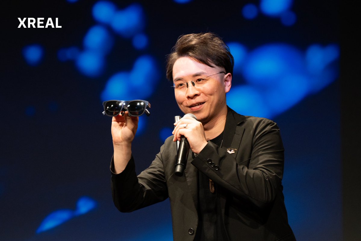 Gao_AR's tweet image. みんなさま
本当に素晴らしい一年でした！
みんなさまのお陰様で益々進化していきます。もっといろんな業界やジャンルの方にこのARグラスのXREALの良さを示しておきたい！
どうか、新しい一年も力貸してください！　

#XREAL  #AR #VR #XR