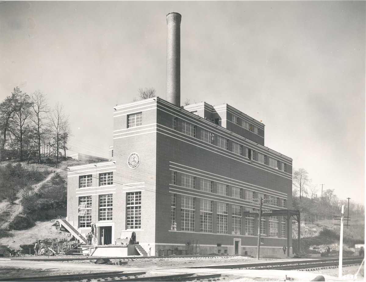 NETL_DOE's tweet image. In 1911, the Bruceton Experimental Mine, located on what is now NETL’s Pittsburgh campus, hosted the first public test of a coal dust explosion in air and helped prove that coal dust could explode without the presence of methane gas.

netl.doe.gov/early-innovati…