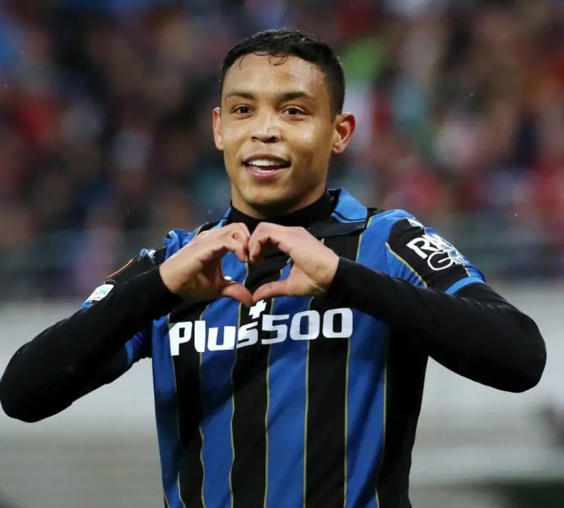 Atalanta_Report's tweet photo. 🚨MURIEL🚨
L'attaccante Colombiano potrebbe ritornare ad essere un giocatore dell'#Atalanta , come acquisto di Gennaio sarebbe perfetto, un jolly per gli ultimi 15/20 minuti di partita, nessun allarmismo, è solo una suggestione🥲
E a voi piacerebbe il ritorno di Muriel?👇🏻🖤💙💫 https://t.co/xkBQfdjqaK
