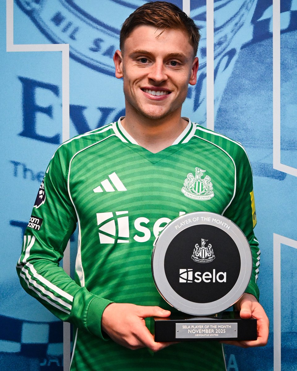 الســـــــــهم 🏹

نقدم إليكم الفائز بجائزة صلة لأفضل لاعب في الماكبايس لشهر نوفمبر... الرائع هارفي بارنز 👏