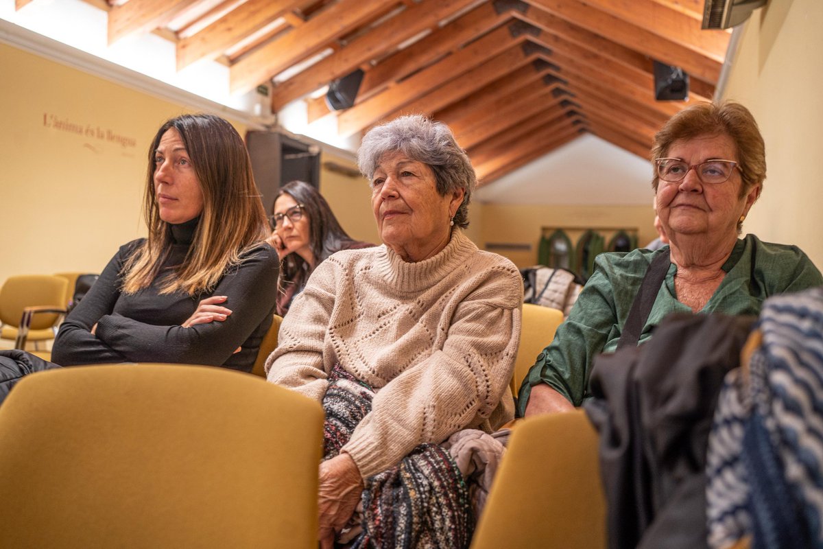 #ElPoderDeLaVerdad - Entrevista virtual a Nevenka Fernandez, en el marc del #25N a #SantJust. Primera dona espanyola a aconseguir la condemna d'un càrrec polític per #assetjament sexual el 2001.

📚 24 anys després publica EL PODER DE LA VERDAD'. Documental #SoyNevenka #Netflix