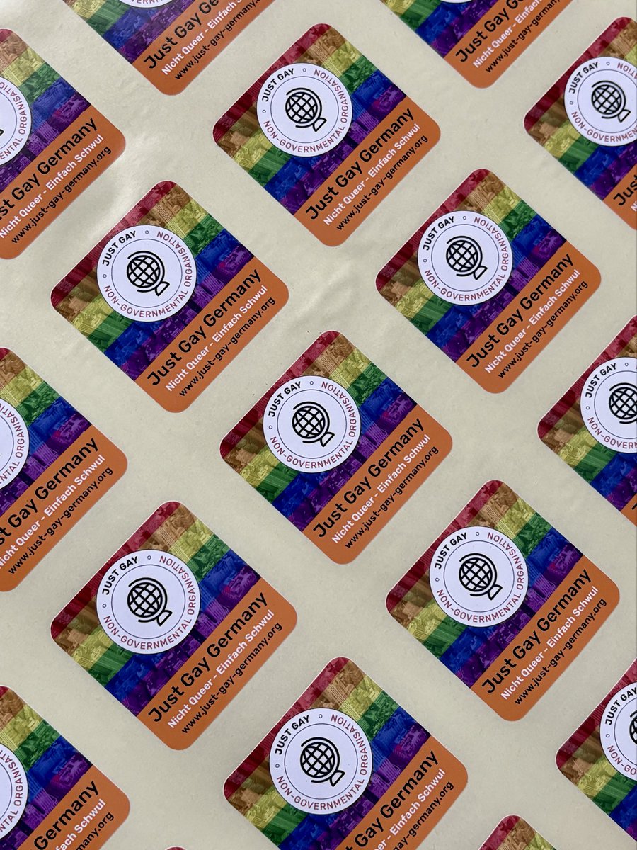 Unsere Graswurzelbewegung lebt und der Widerstand. Wir sind überall, ob offensichtlich oder versteckt. In allen Himmelsrichtungen. In den Bergen oder an der See. In Dörfern und Städten. National + International.🇩🇪🇨🇭🇺🇸🇨🇦🇧🇪🇩🇰🇦🇹 Just Gay-Einfach schwul. (Unsere Aufkleber sind da)