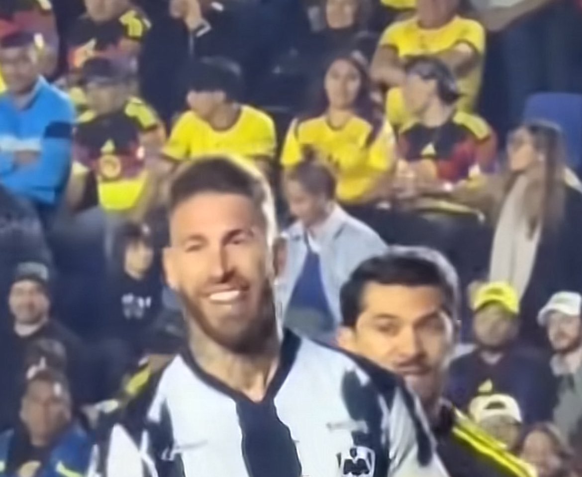 LaloDJes's tweet photo. Cuando sientas que eres un pndejo, recuerda que Henry “el desgatador” Martín quiso presumirle a Sergio Ramos, que él es tricampeón de la liga mx con el América .  Si a un 5 veces ganador de Champion, ese inútil quiso presumirle 3 pedorras ligas mx 🤣🤣🤣🤣🤣 https://t.co/Vre8EkWyrc