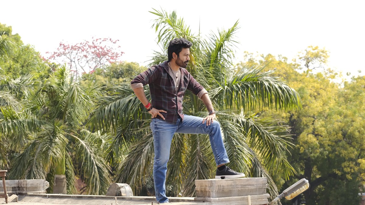 RENGASAMY_IAM's tweet image. #TereIshkMein - The Official Net Collection indicates Hindi Version alone crossed 60+crs Gross in 3 Days..⭐ Then 70+crs WW in all Versions..💥 100cr Soon..🤝 Second 100cr film of the Year for #Dhanush &amp;amp; both Films are different languages..👌