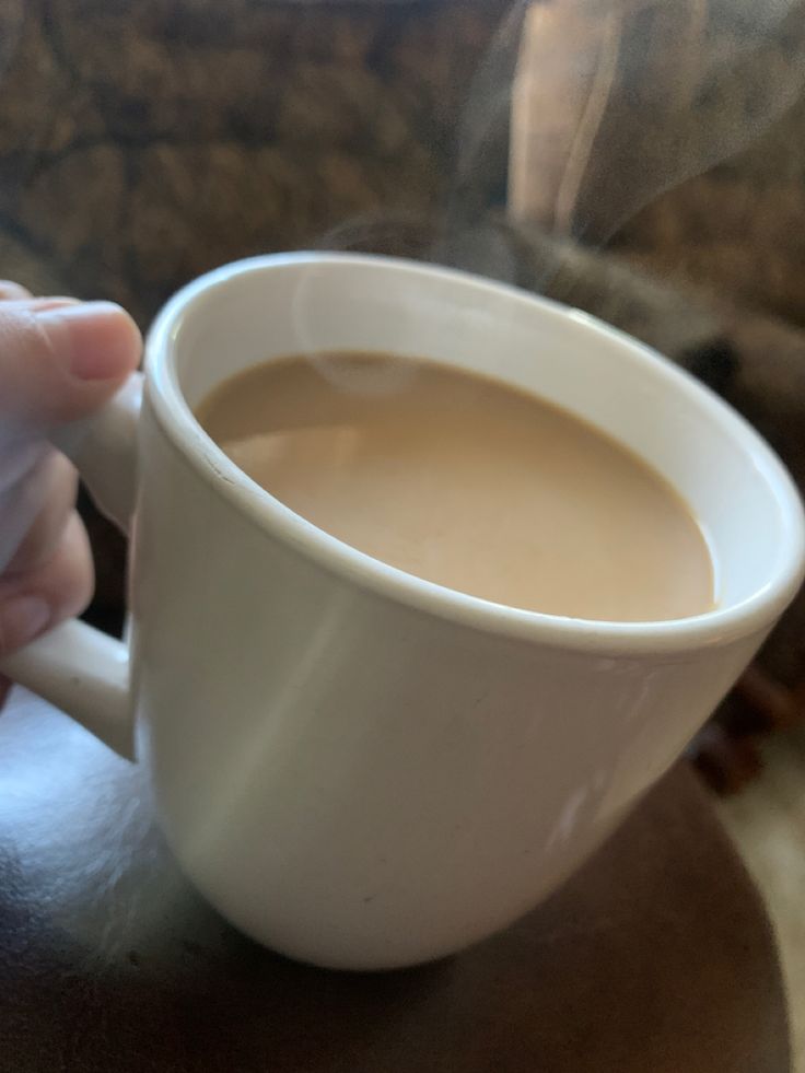 Carolin4Navarr0's tweet image. No hay mejor manera de empezar el día que con un café calientito y la esperanza de que este nuevo mes traerá cosas bonitas ✨☕
#BuenosDías