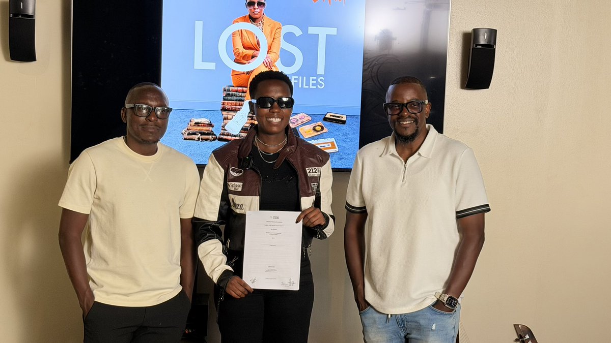 albertKatruGuma's tweet image. AZAWI ❤️

“The greatest Ugandan song writer alive”.