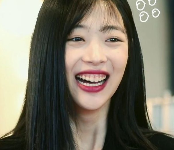 sullismilebot's tweet image. sulli’s gummy smile supremacy !!!
