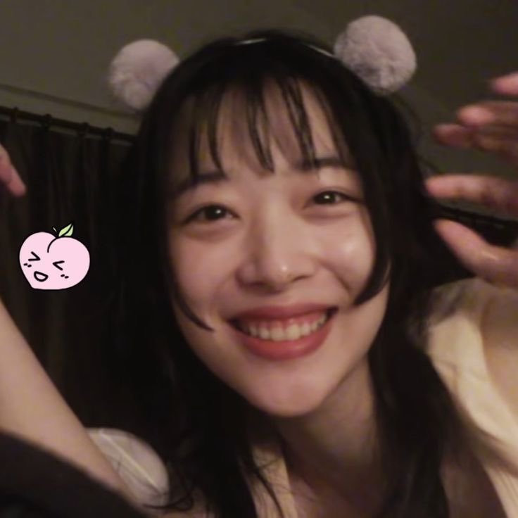 sullismilebot's tweet image. sulli’s gummy smile supremacy !!!